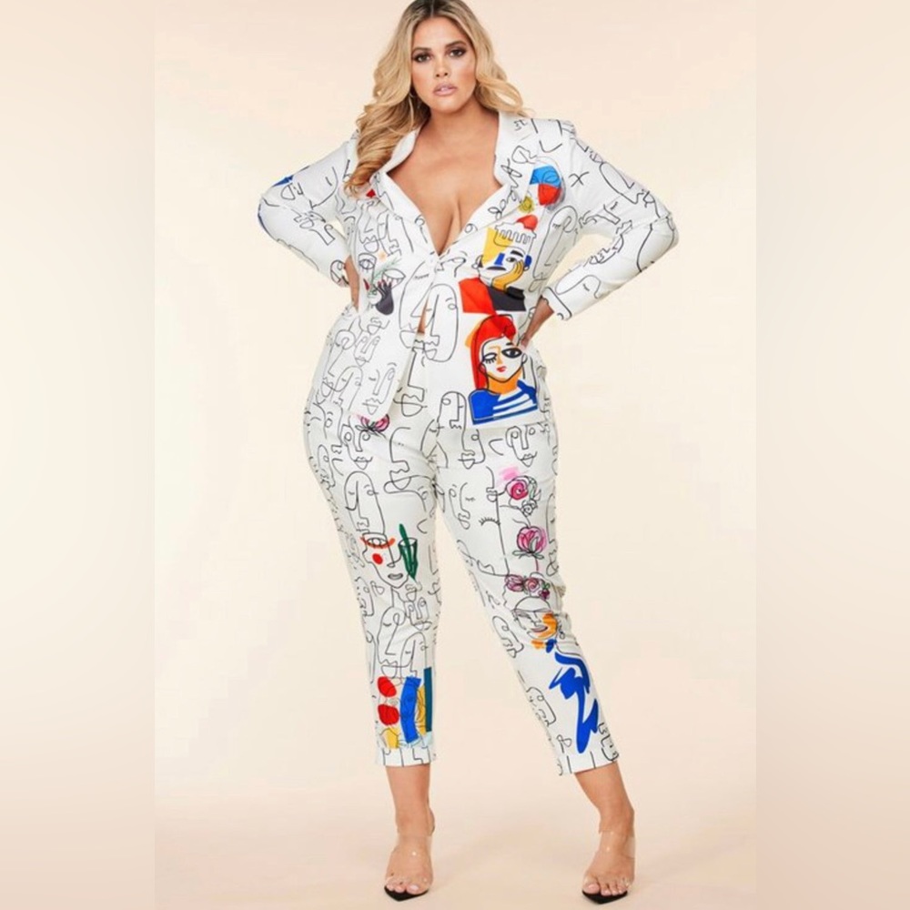 A BOLD ARTSY FACE PRINT BLAZER PANTSUIT
